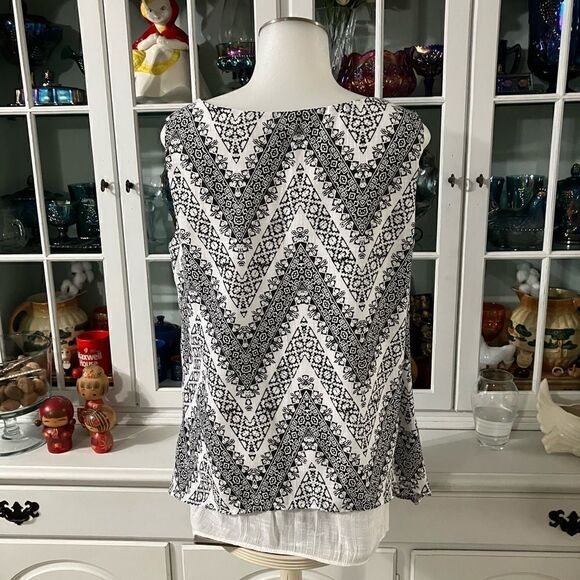 Sleeveless Top Black White Chevron Sz Medium ABStudio - Picture 4 of 7